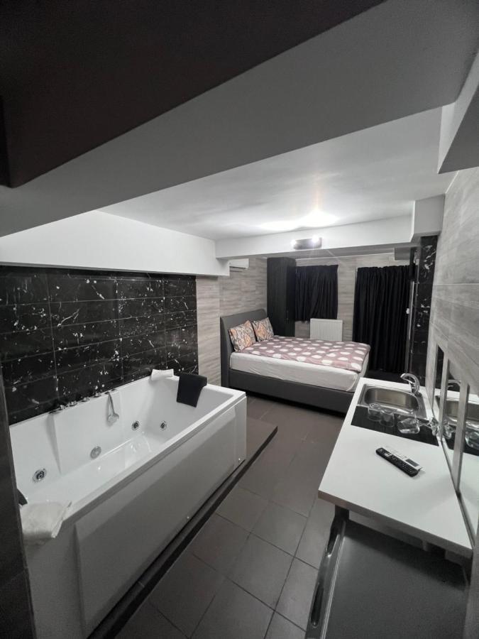 Jacuzzi Suites 2 Thessaloníki Exteriör bild